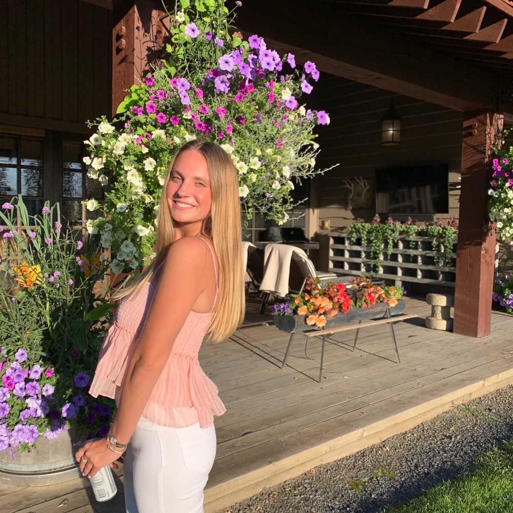Meet your Posher, Julia